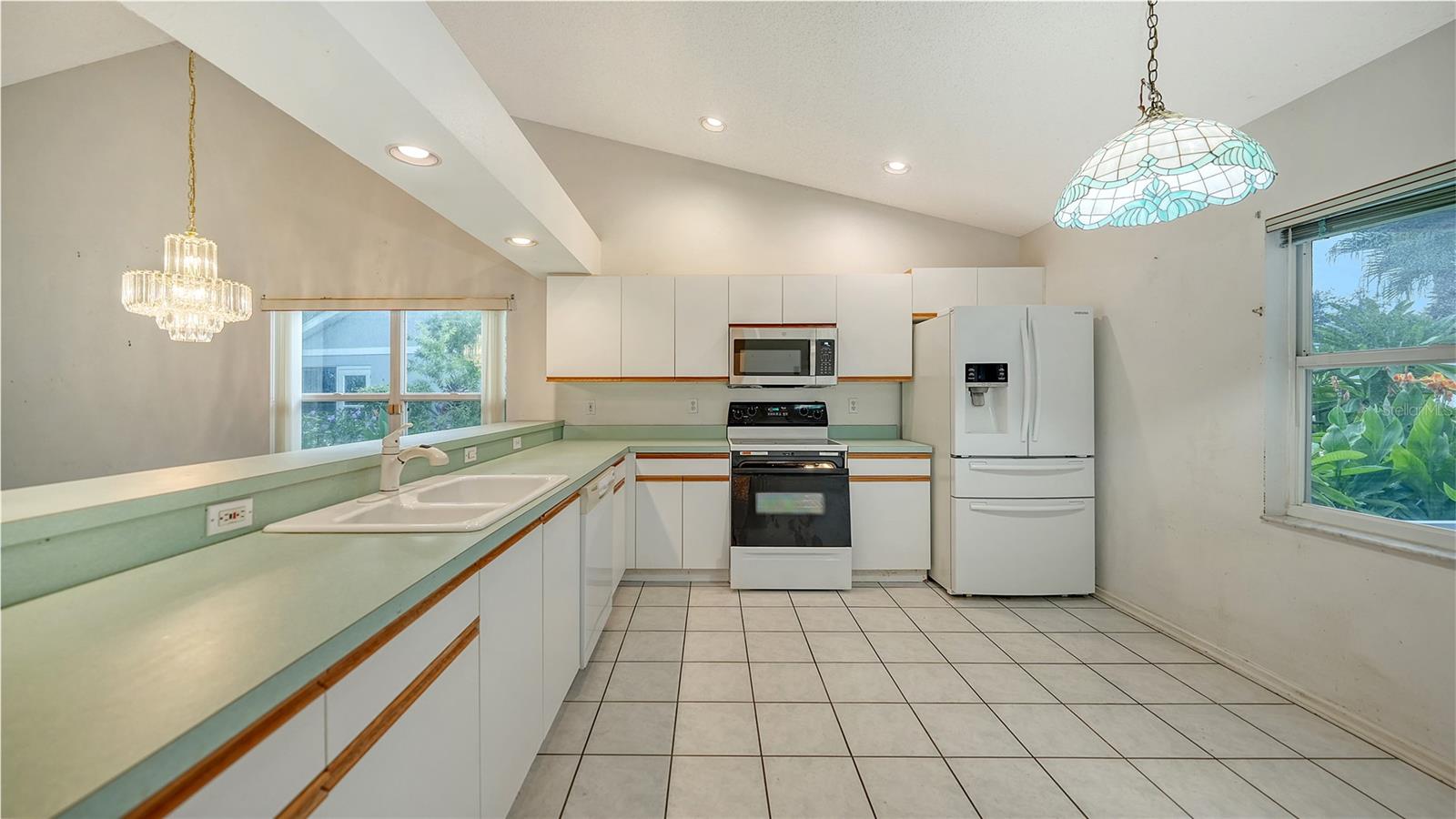 Image 3 of 39 For 6016 Bonaventure Place