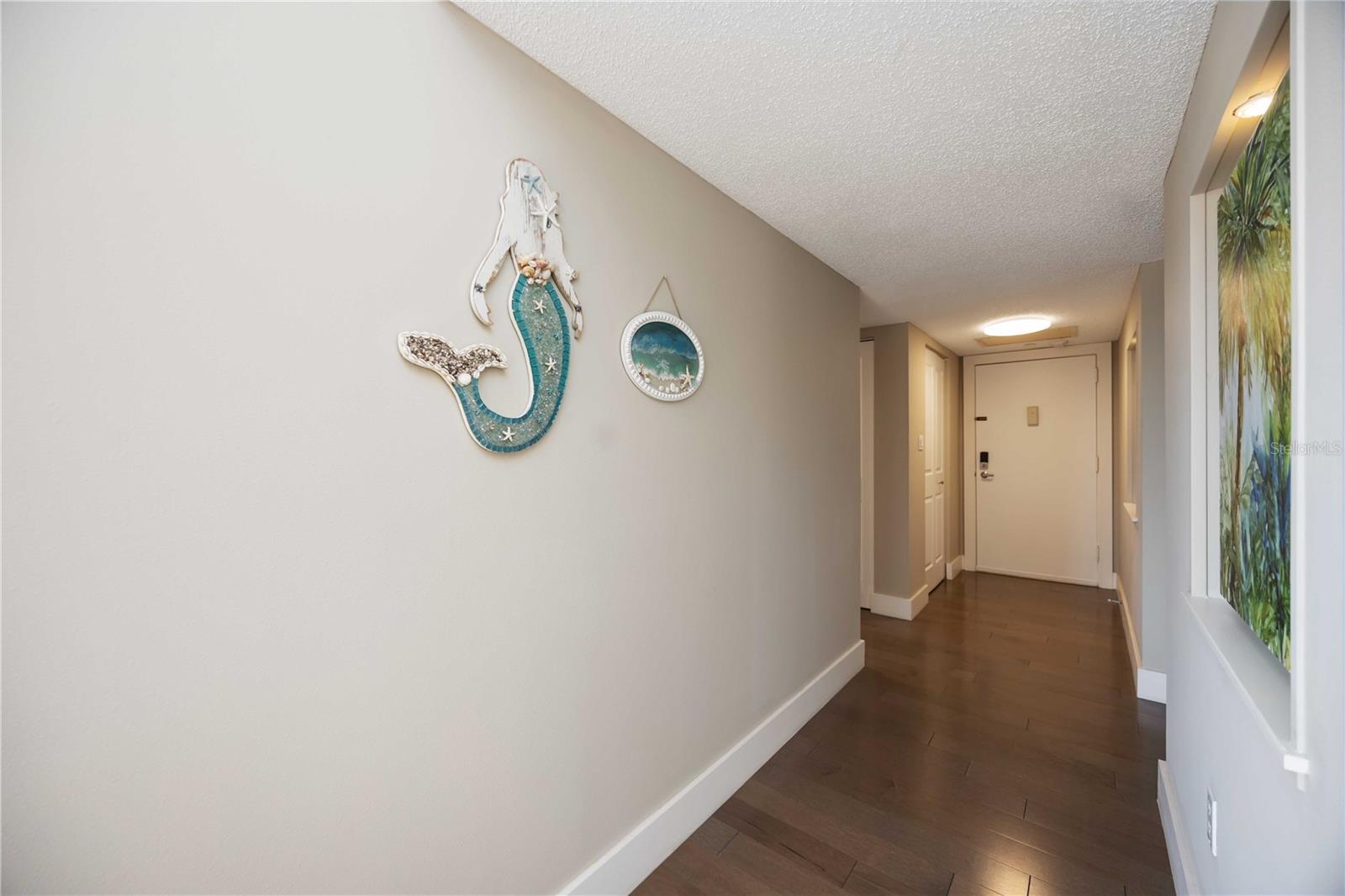 Image 11 of 64 For 1050 Longboat Club Road 204