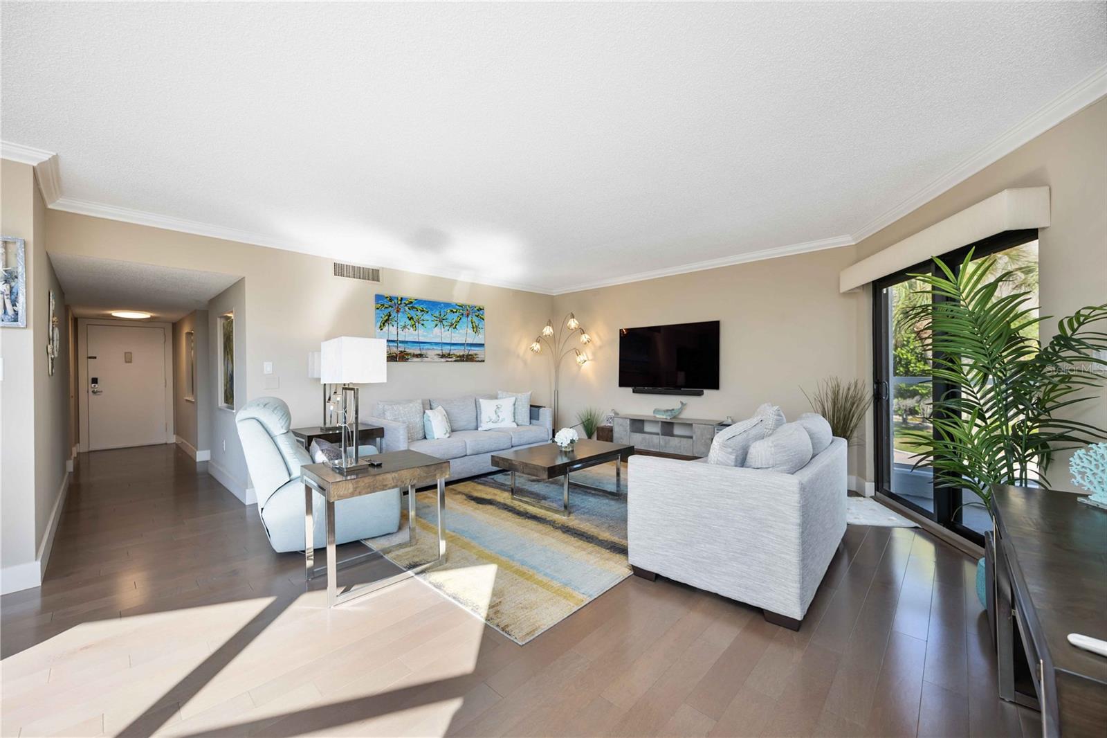 Image 13 of 64 For 1050 Longboat Club Road 204