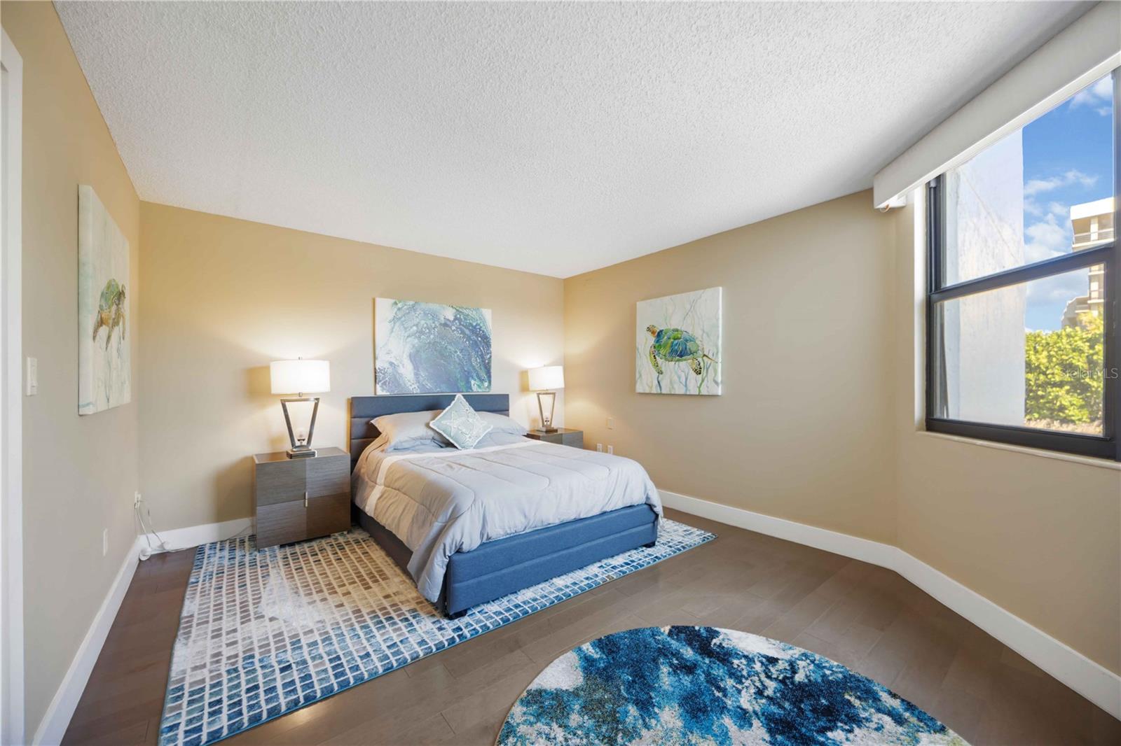 Image 31 of 64 For 1050 Longboat Club Road 204