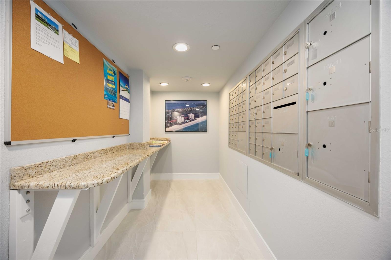 Image 41 of 64 For 1050 Longboat Club Road 204