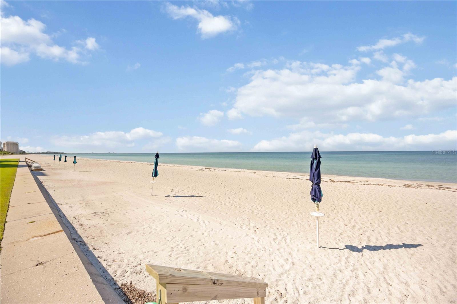 Image 51 of 64 For 1050 Longboat Club Road 204