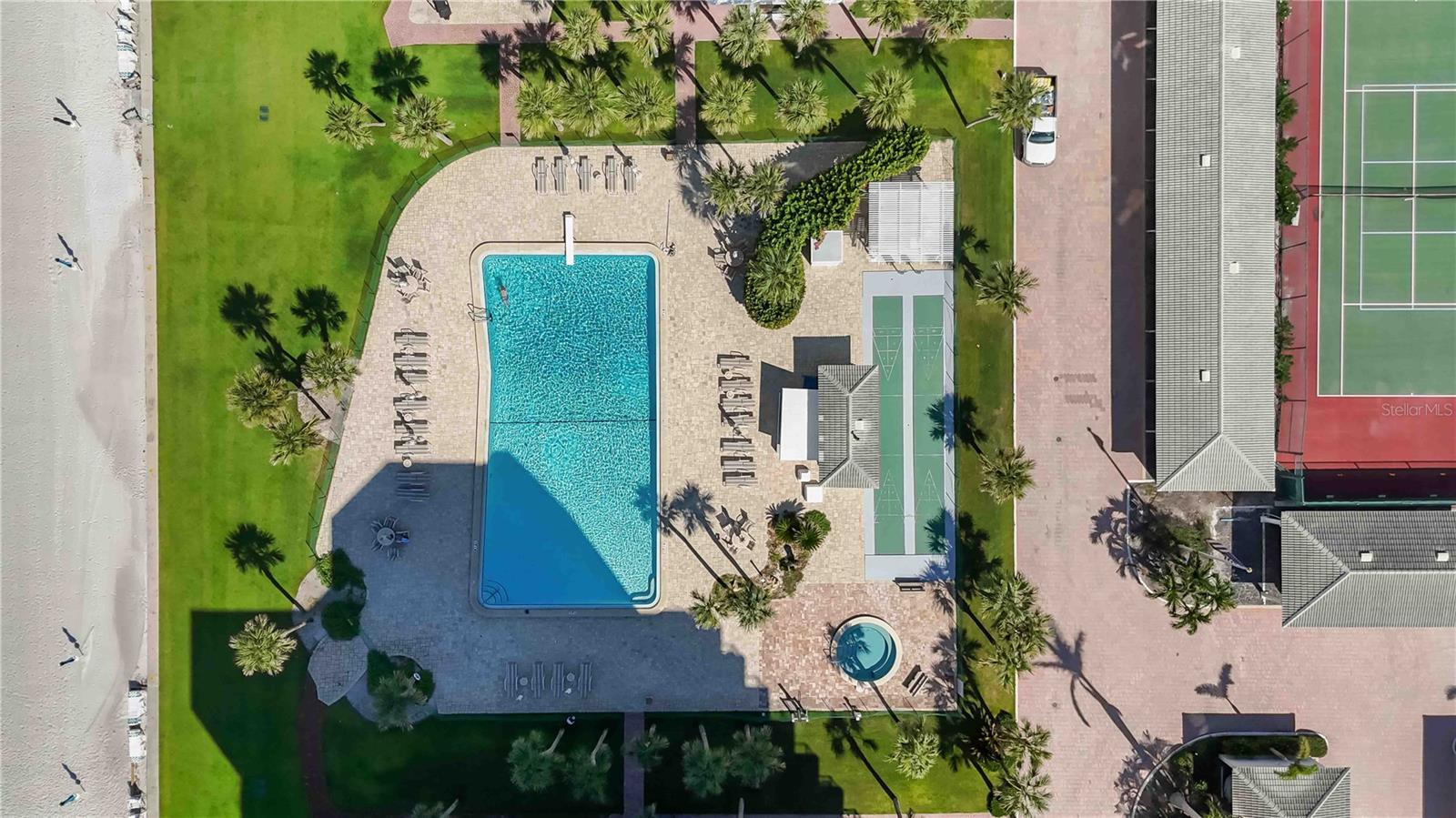 Image 54 of 64 For 1050 Longboat Club Road 204