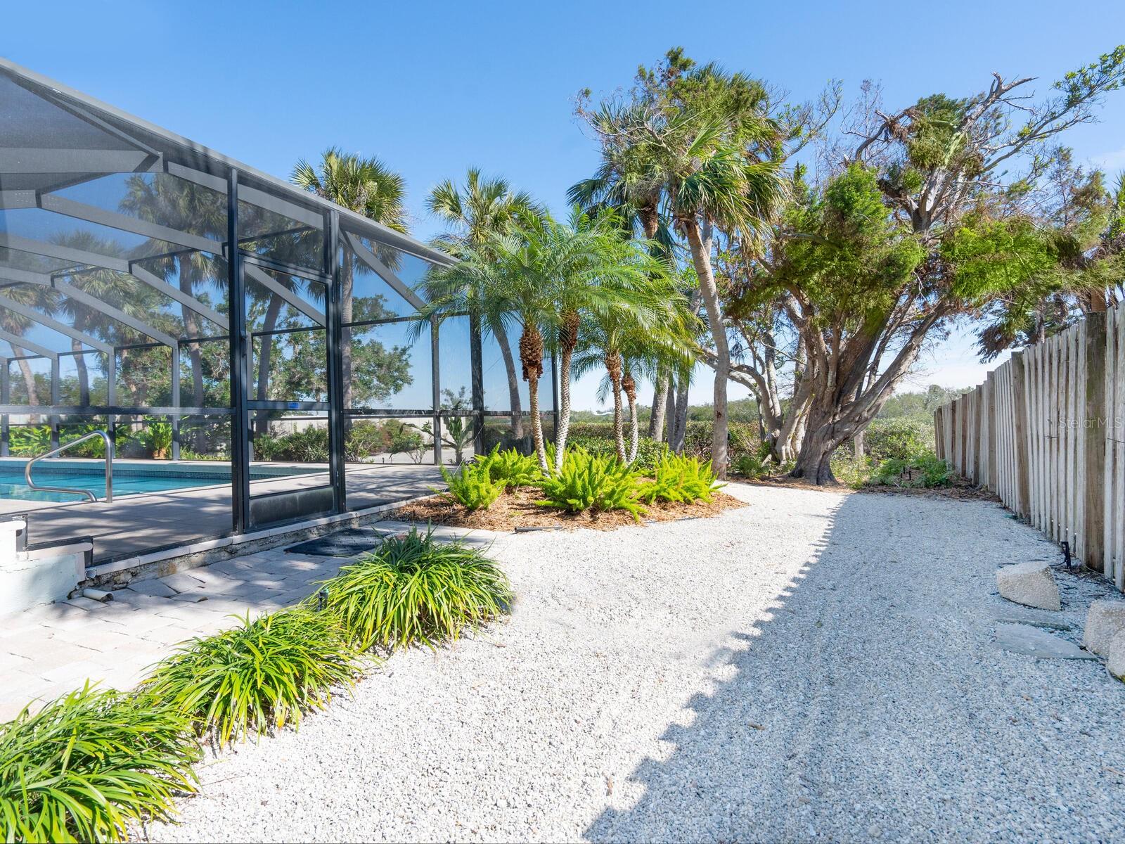 Image 30 of 49 For 18 Casey Key Road
