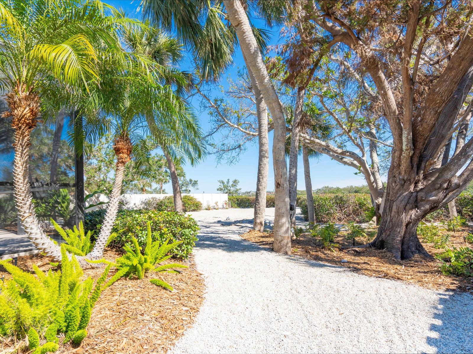 Image 31 of 49 For 18 Casey Key Road