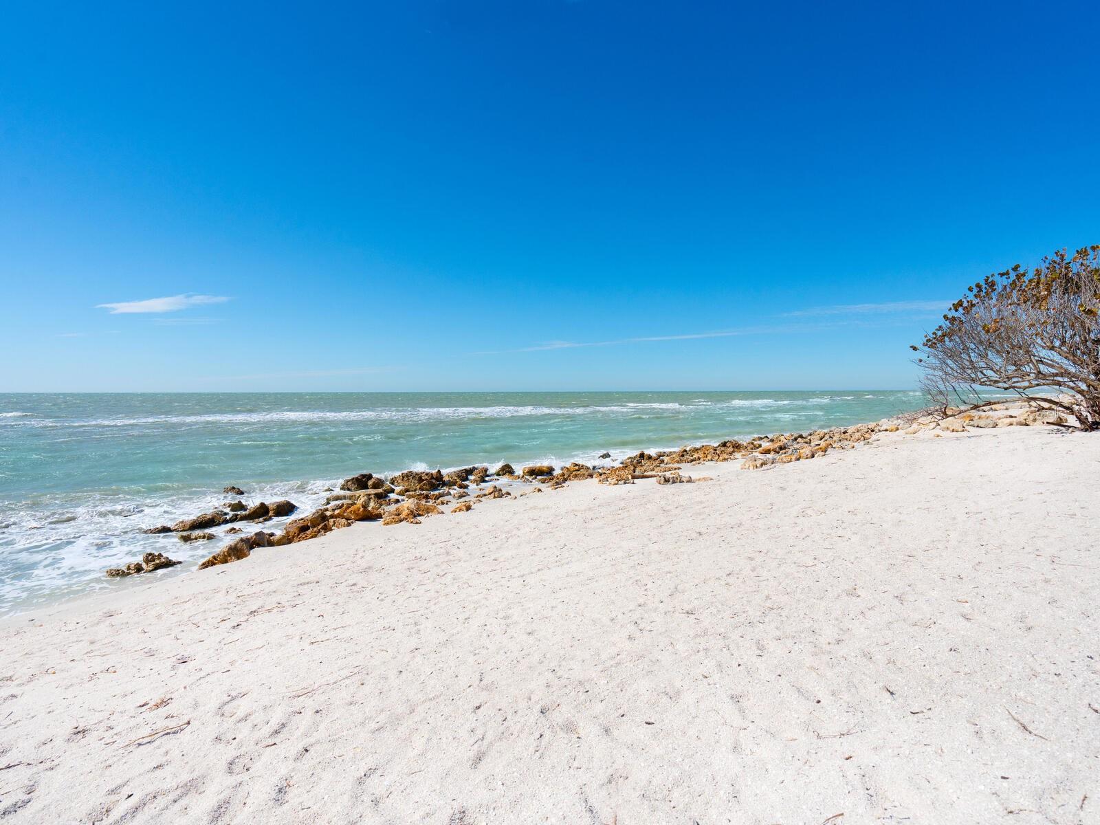Image 36 of 49 For 18 Casey Key Road