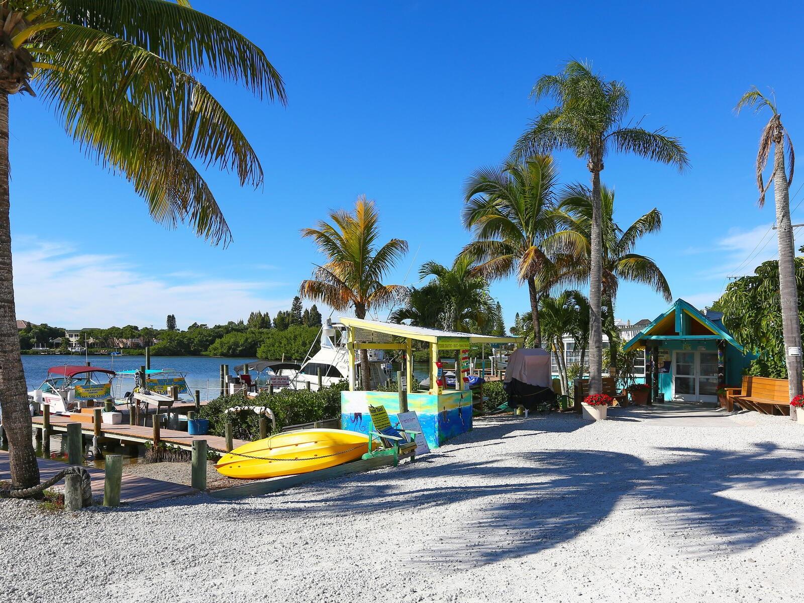 Image 41 of 49 For 18 Casey Key Road