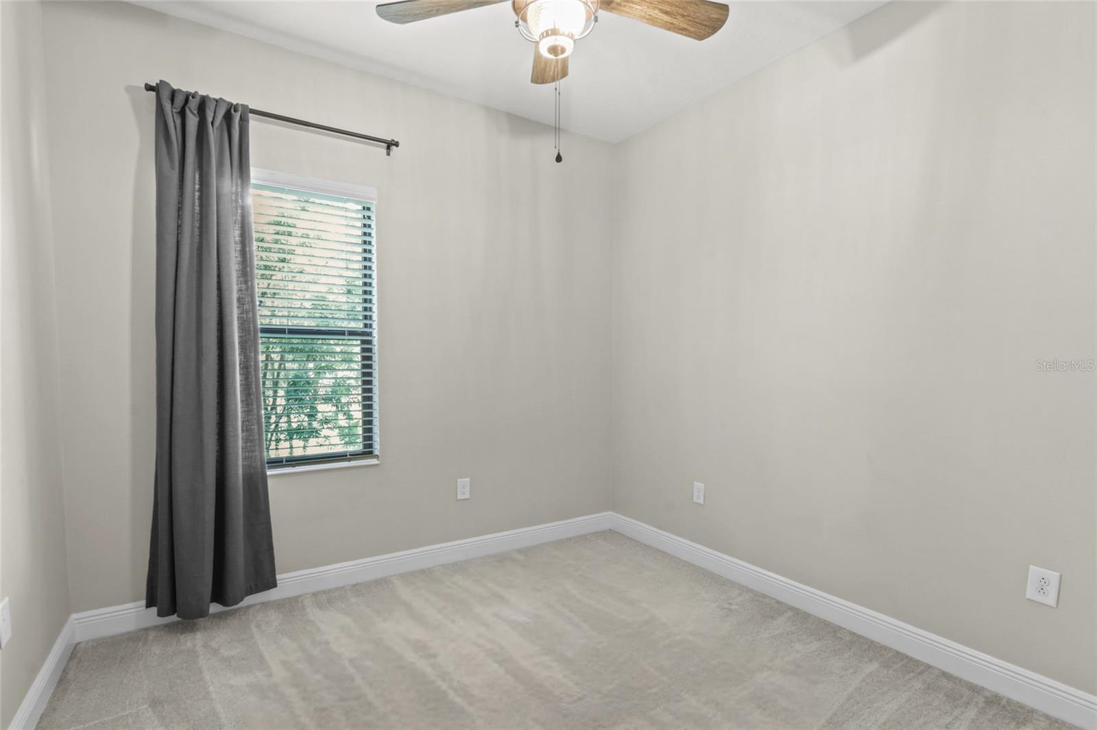 Image 33 of 79 For 301 Palmaria Court