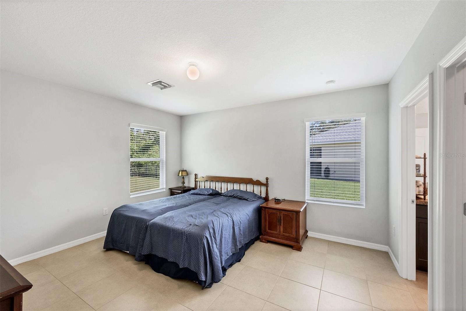 Image 16 of 35 For 5236 11th Street E