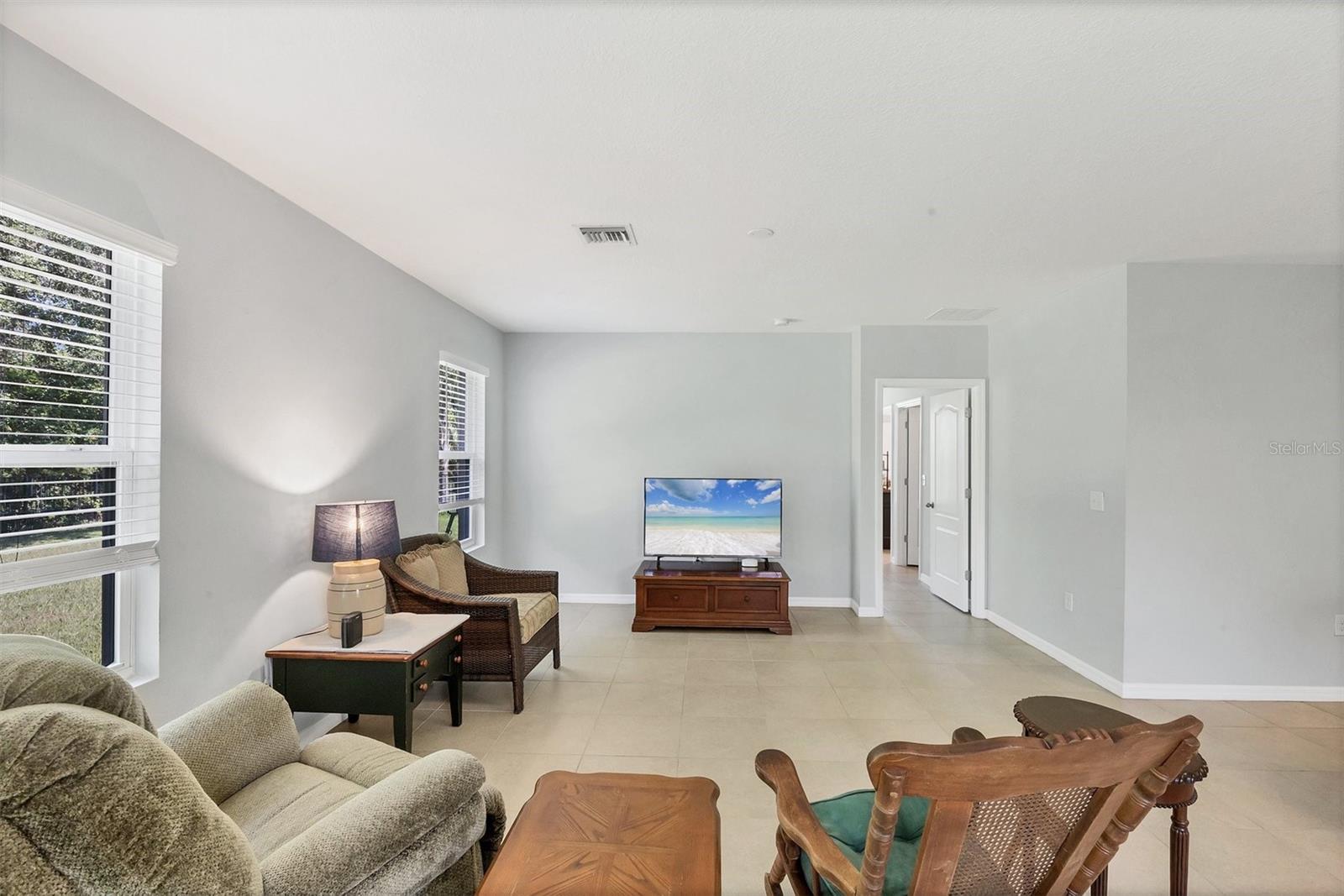 Image 7 of 35 For 5236 11th Street E