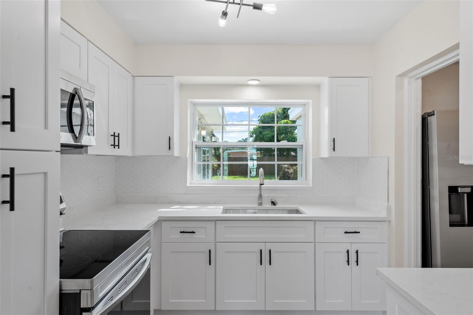 Image 11 of 46 For 5916 Gulfport Boulevard S