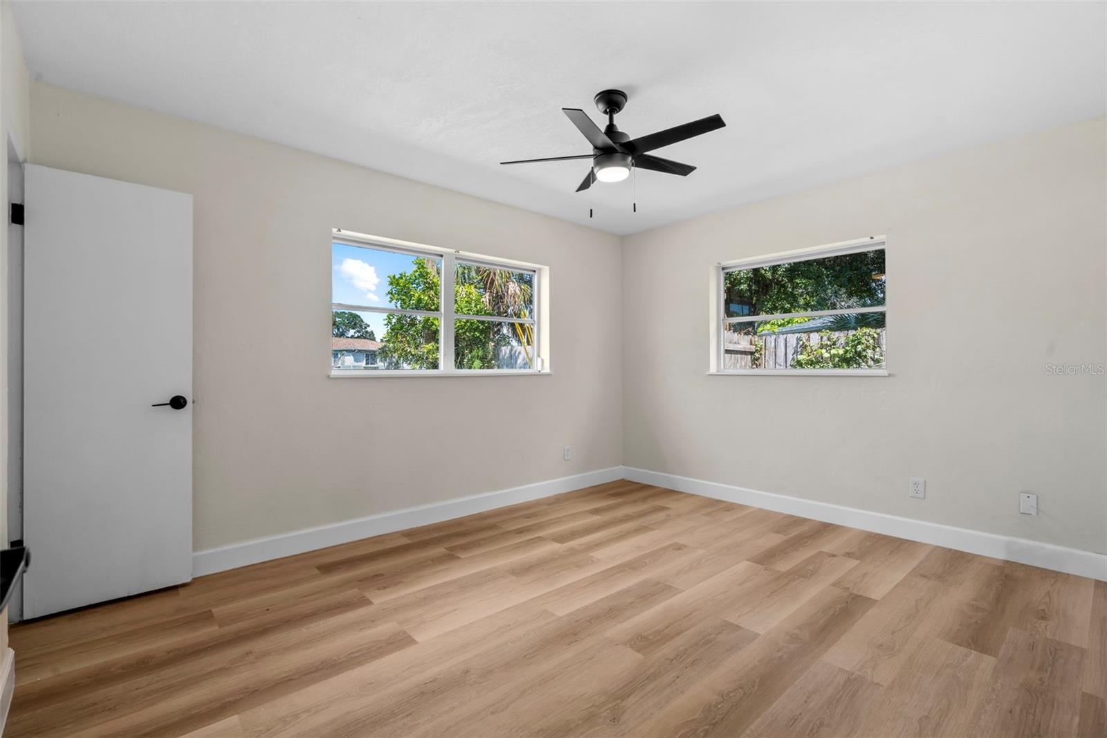 Image 16 of 46 For 5916 Gulfport Boulevard S