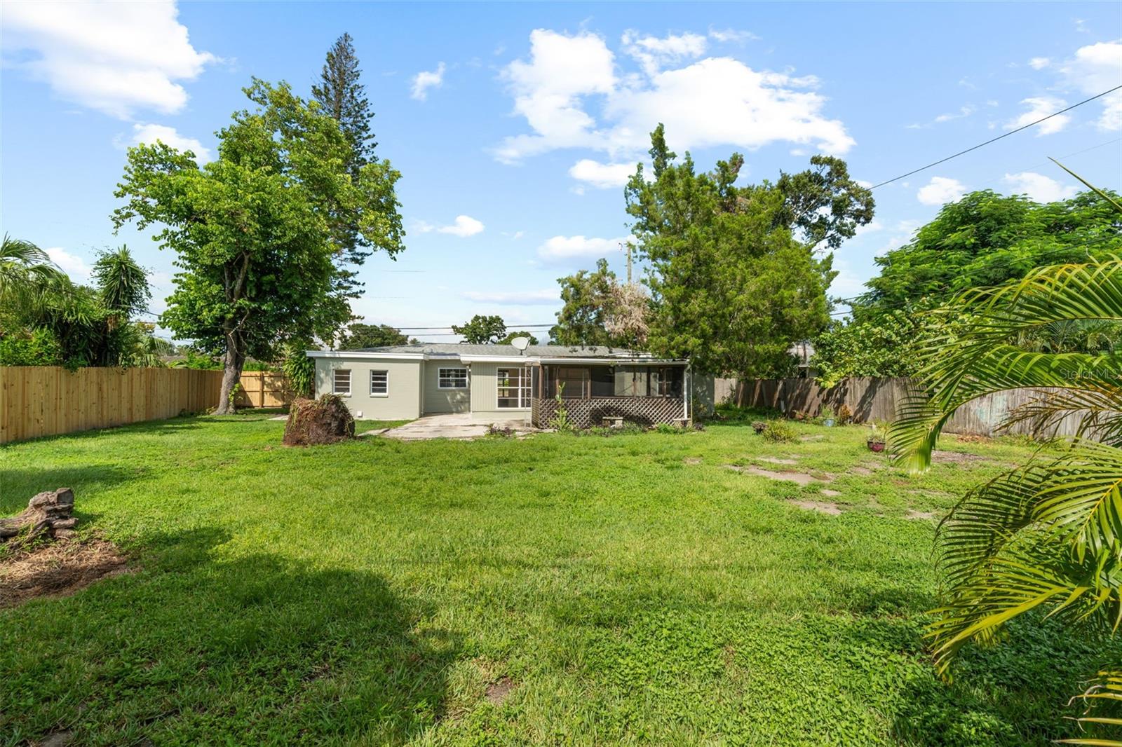Image 31 of 46 For 5916 Gulfport Boulevard S