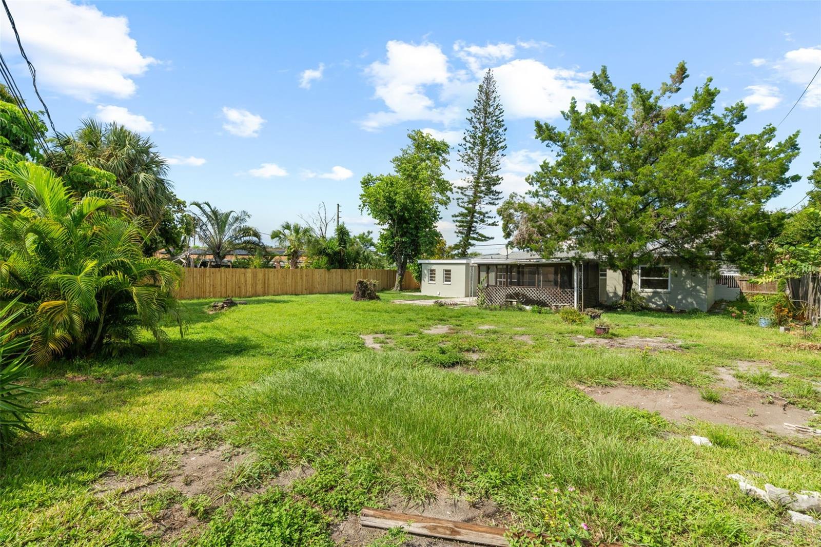 Image 33 of 46 For 5916 Gulfport Boulevard S