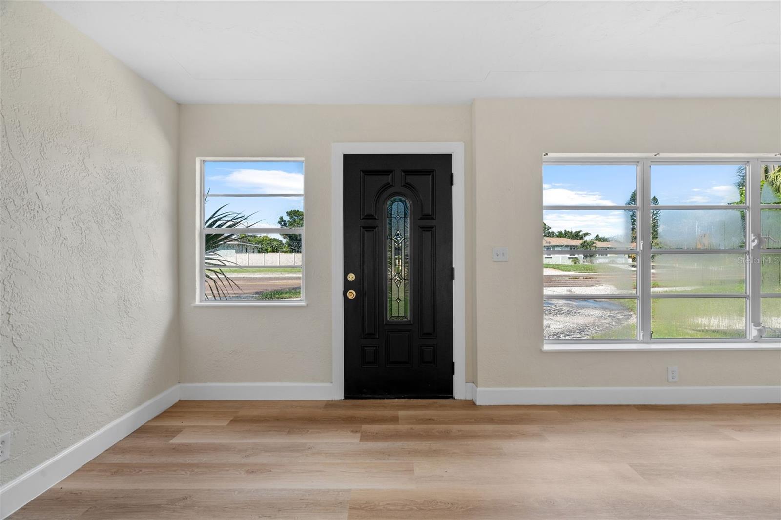 Image 6 of 46 For 5916 Gulfport Boulevard S