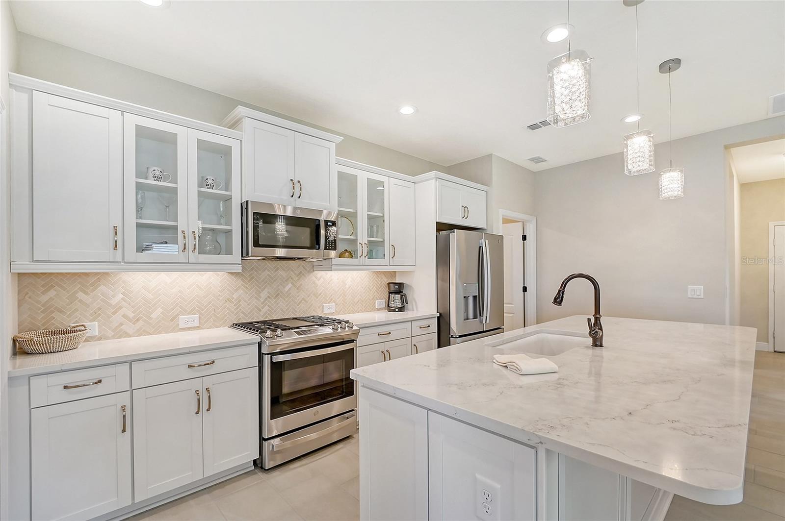Image 18 of 79 For 27475 Janzen Court