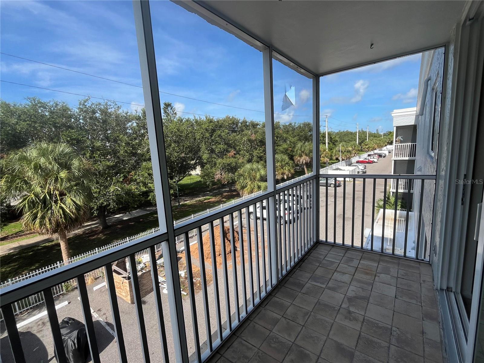 Image 5 of 29 For 2740 Coconut Bay Ln  333