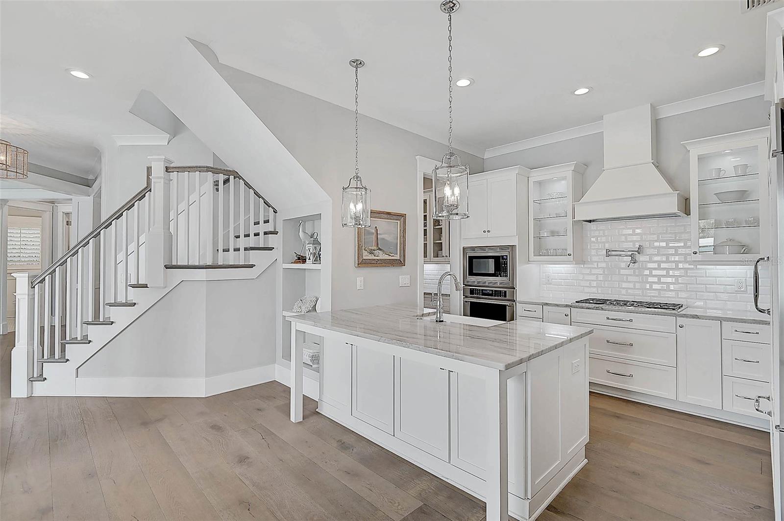 Image 10 of 41 For 601 Triton Bend