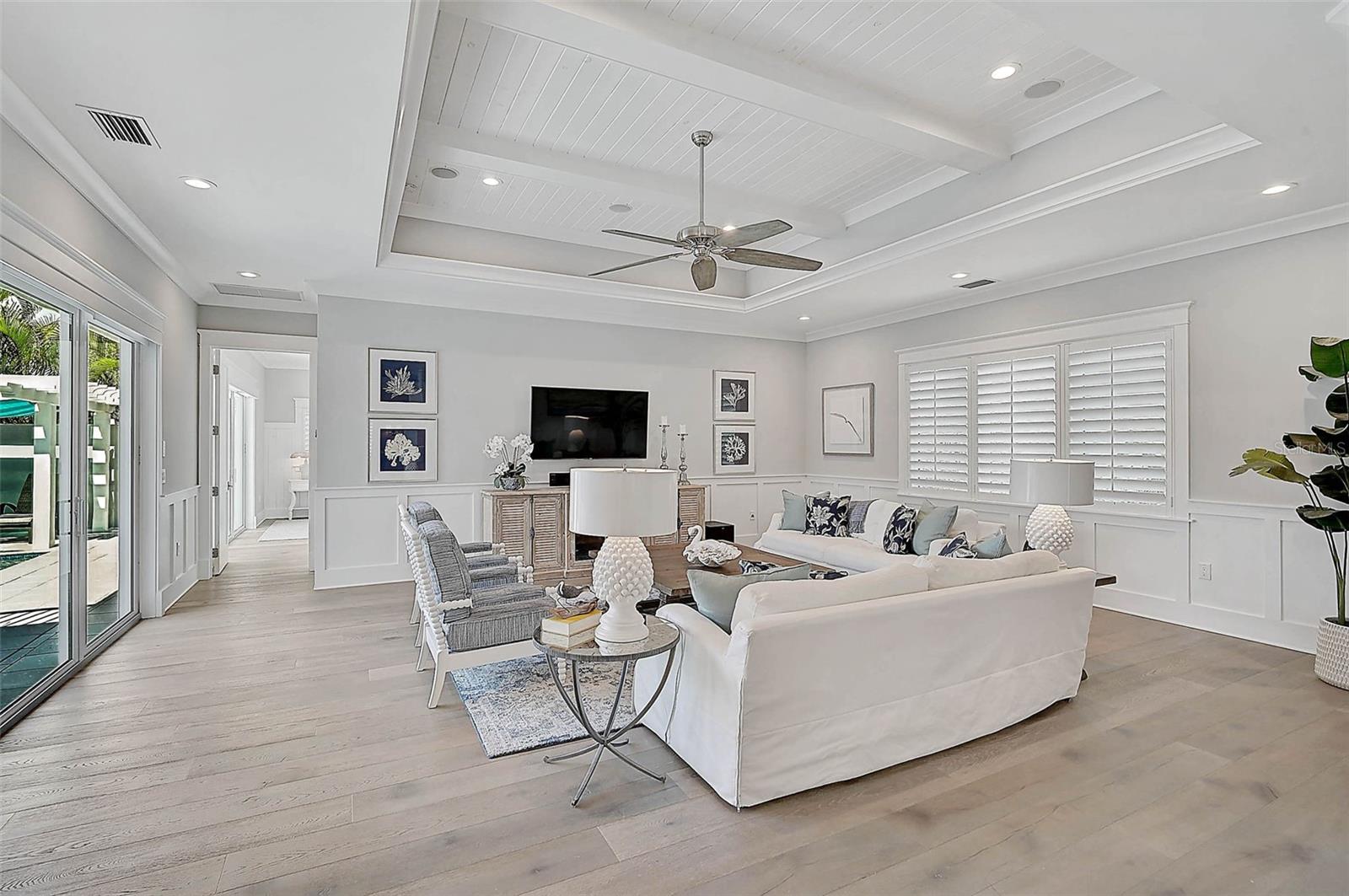 Image 17 of 41 For 601 Triton Bend
