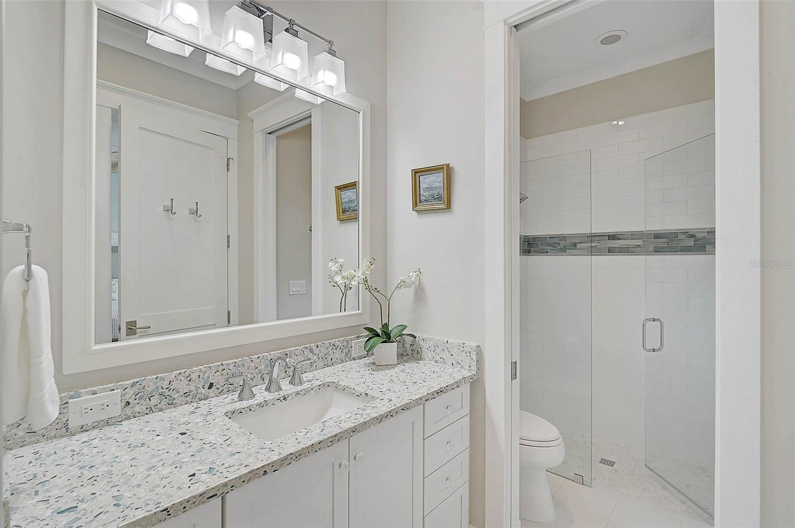 Image 38 of 41 For 601 Triton Bend