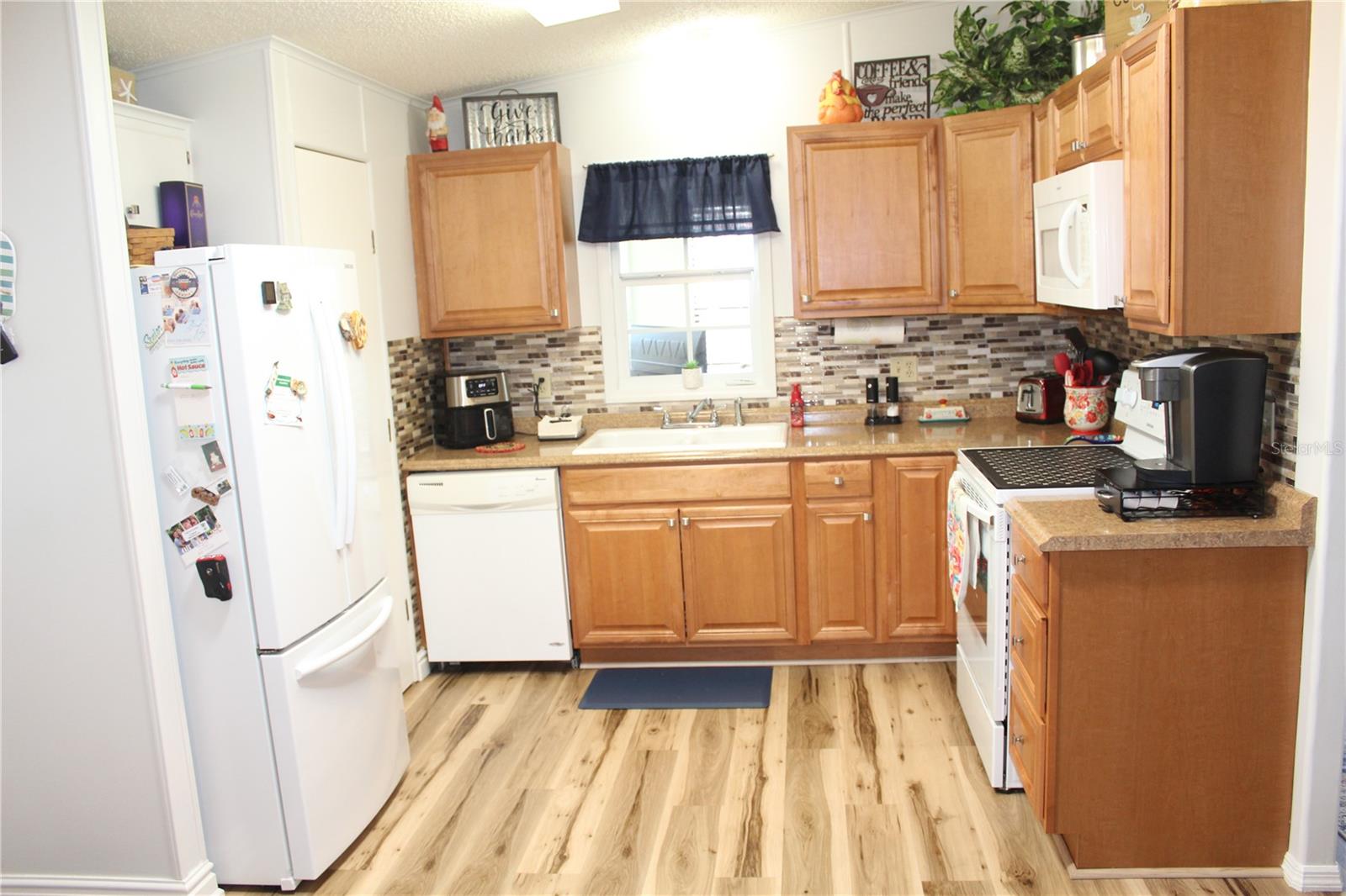 Image 3 of 30 For 4415 14th Street E