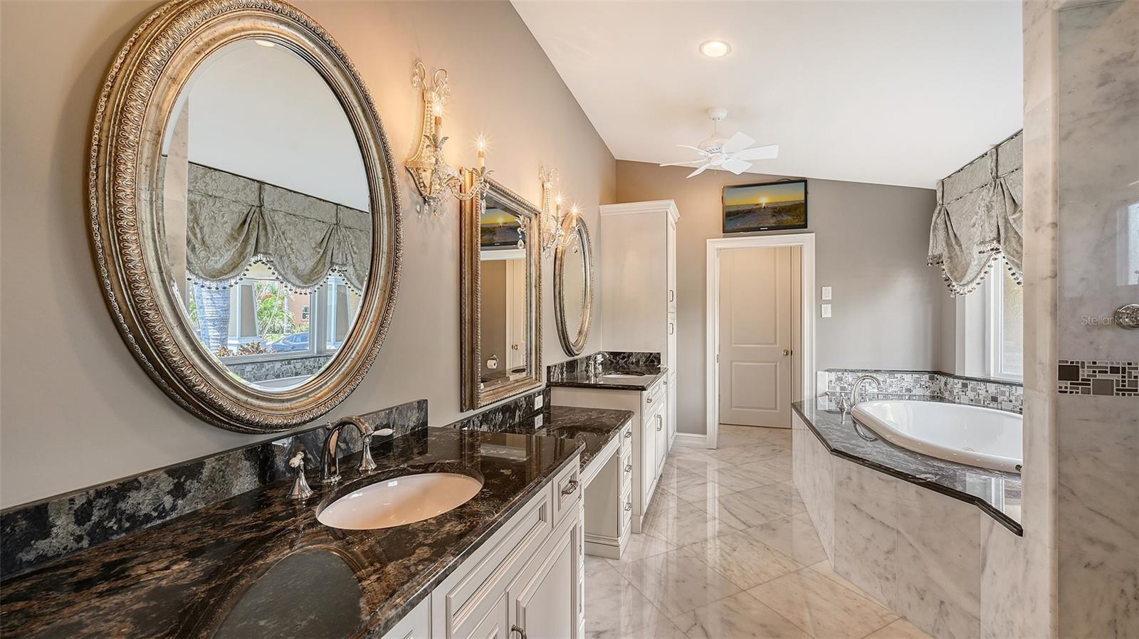 Image 15 of 33 For 725 Penfield Street