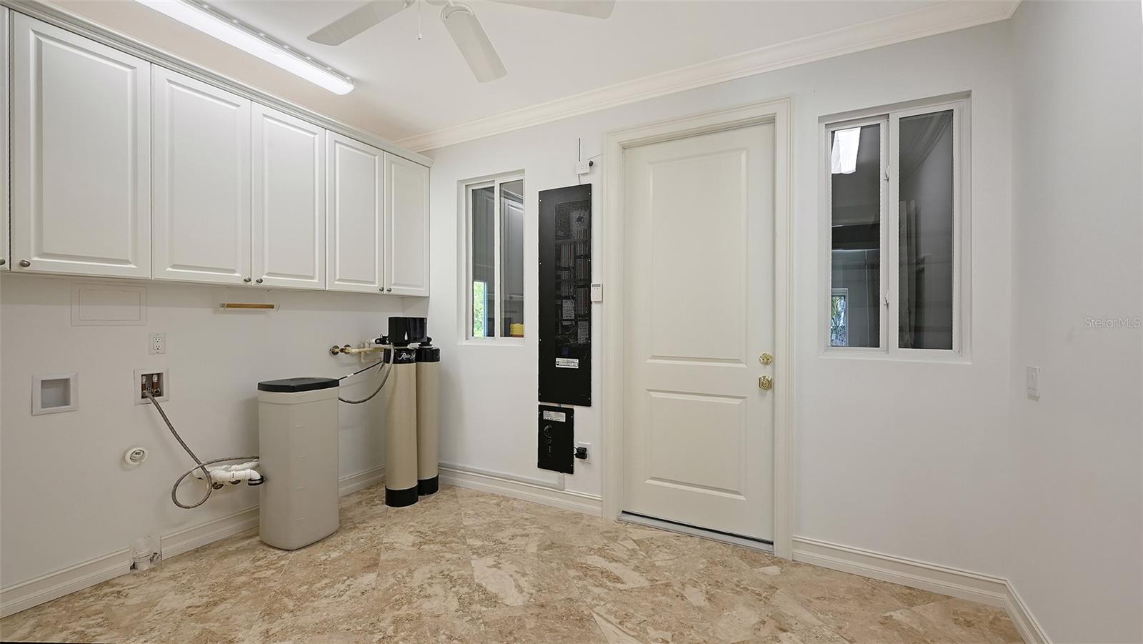 Image 20 of 33 For 725 Penfield Street