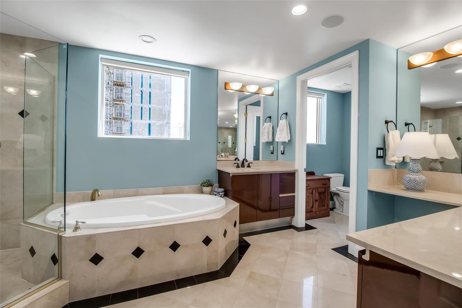 Image 13 of 34 For 128 Golden Gate Point 301b