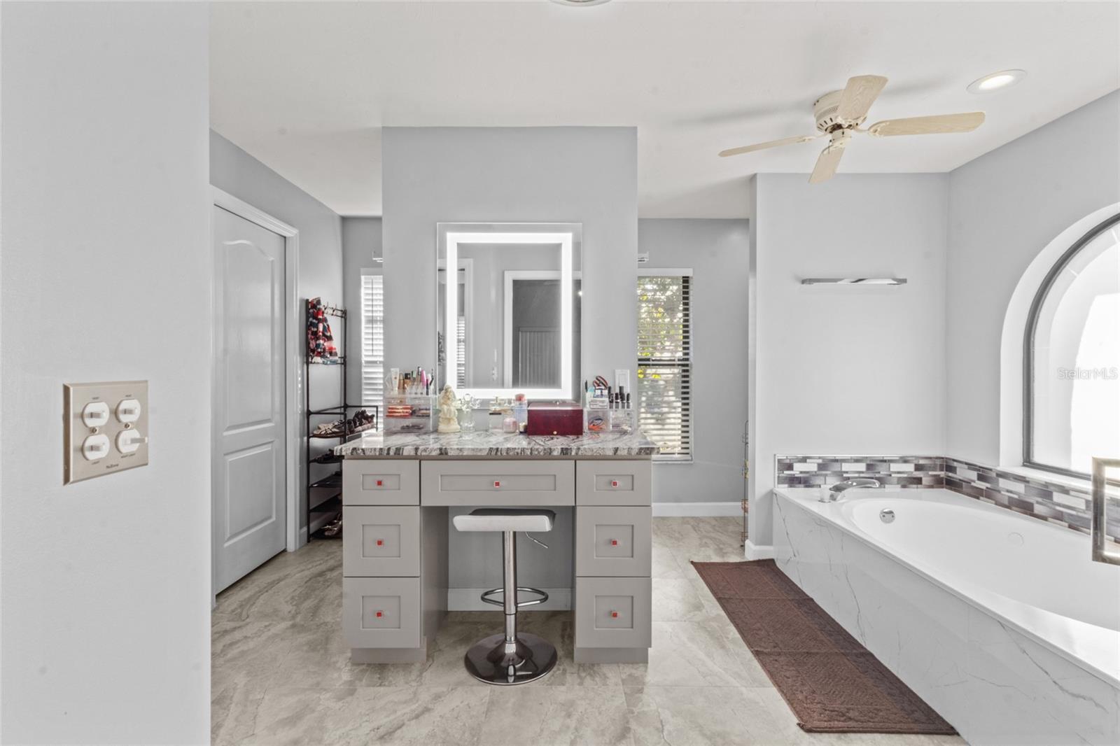 Image 74 of 83 For 4219 Presidential Avenue Circle E