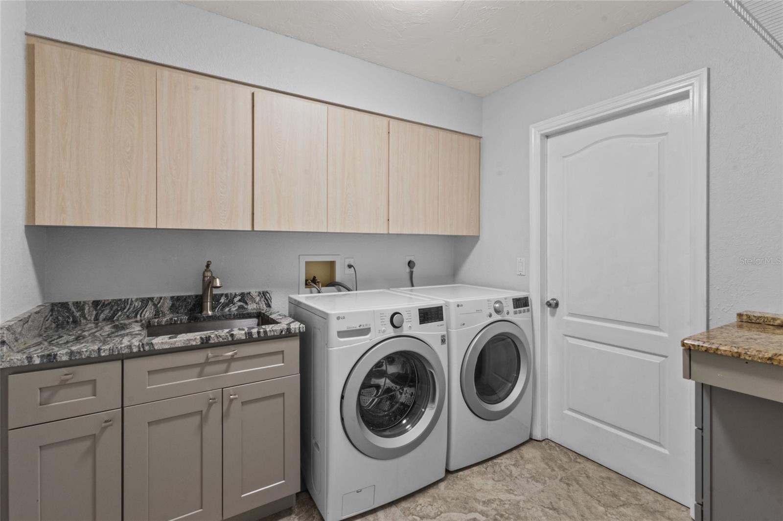 Image 78 of 83 For 4219 Presidential Avenue Circle E