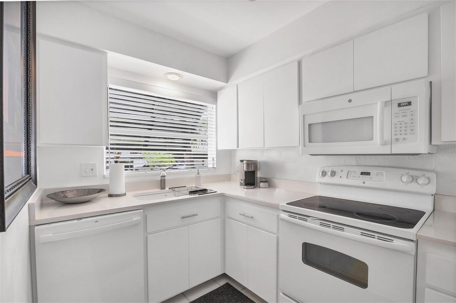 Image 6 of 57 For 4660 Ocean Boulevard N1