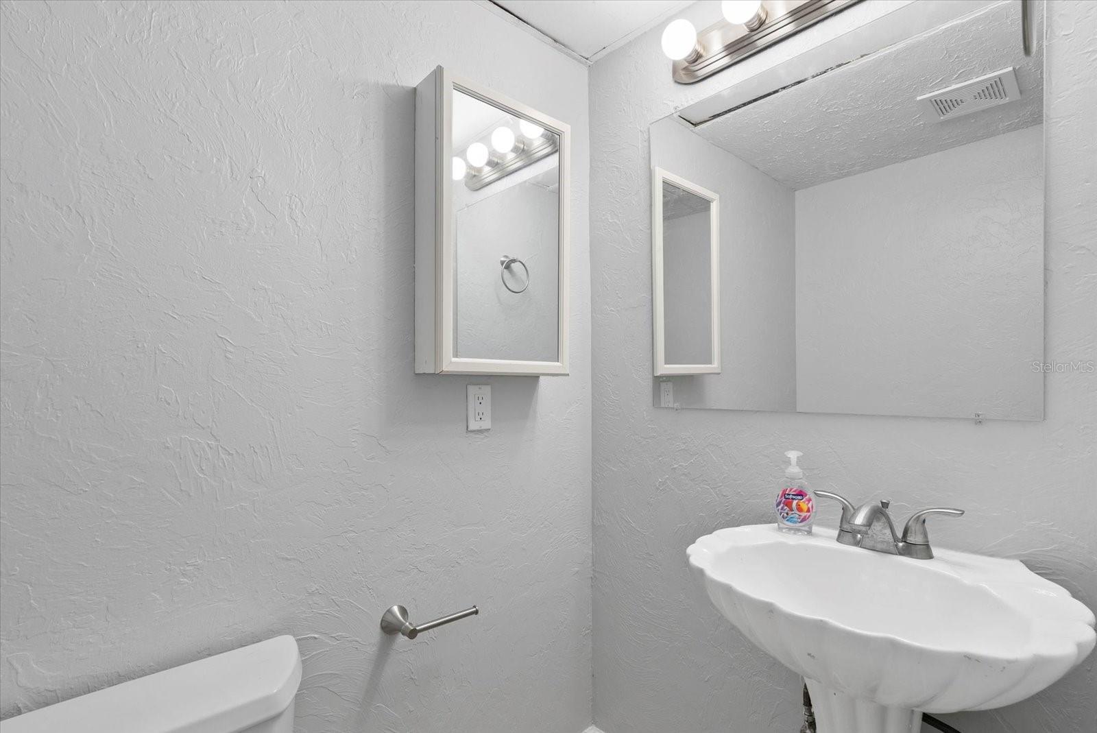 Image 14 of 43 For 1125 Longfellow Way