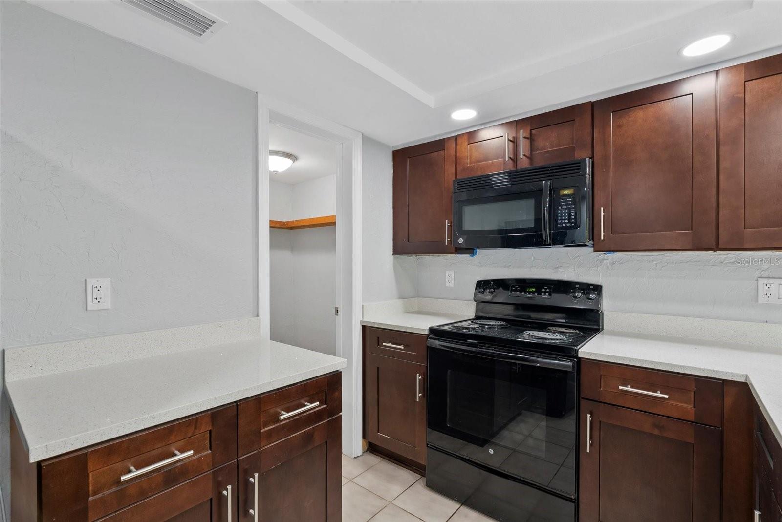 Image 5 of 43 For 1125 Longfellow Way