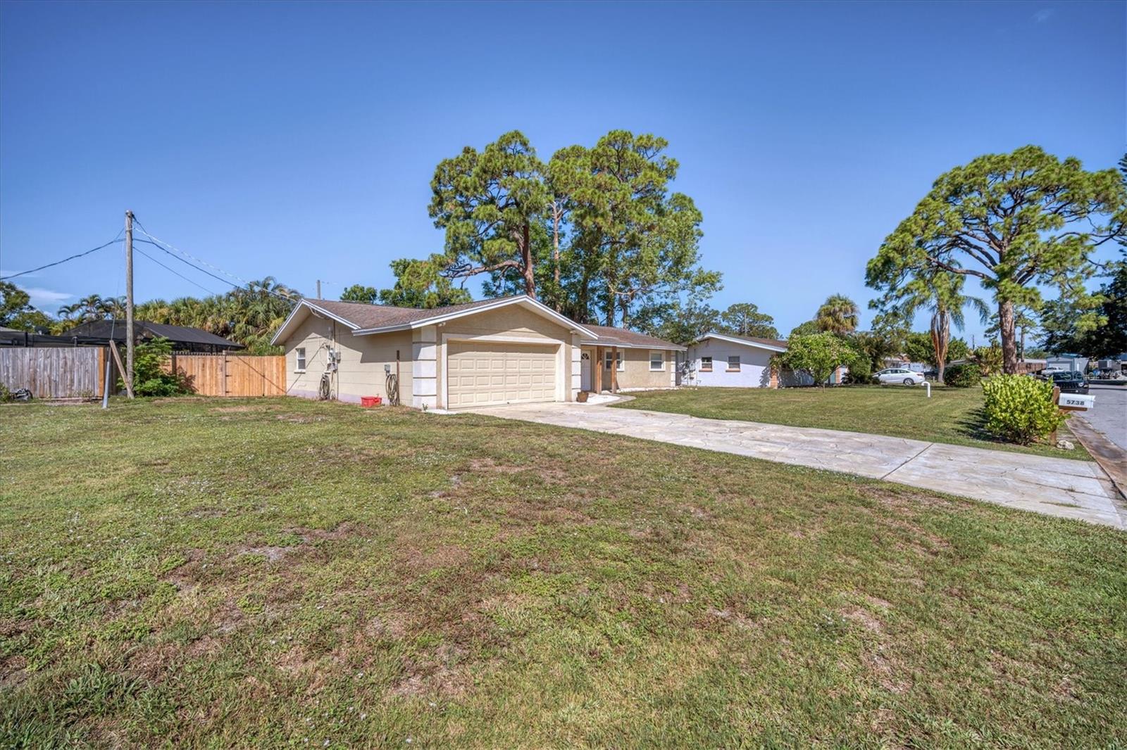 Image 3 of 25 For 5738 Antilles Drive