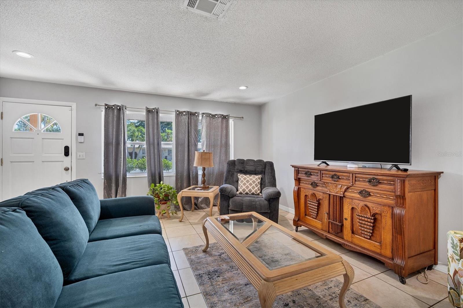 Image 4 of 25 For 5738 Antilles Drive