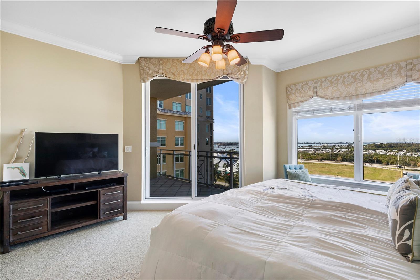 Image 29 of 66 For 140 Riviera Dunes Way 604