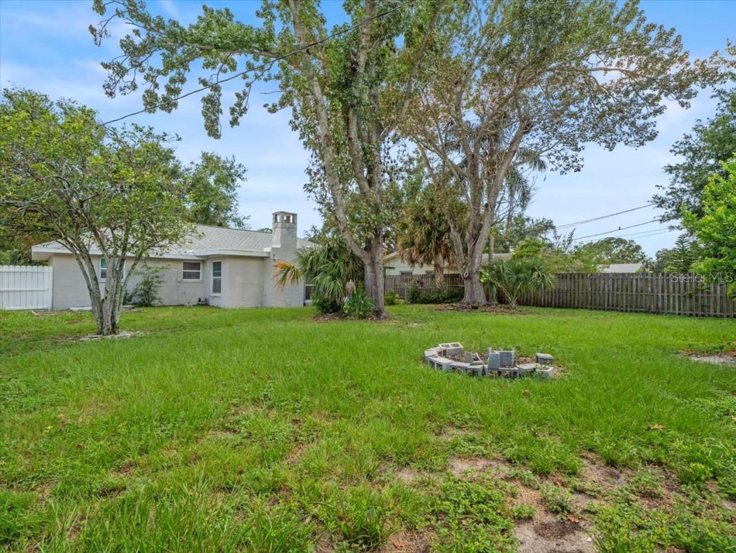 Image 10 of 36 For 1484 Southridge Drive