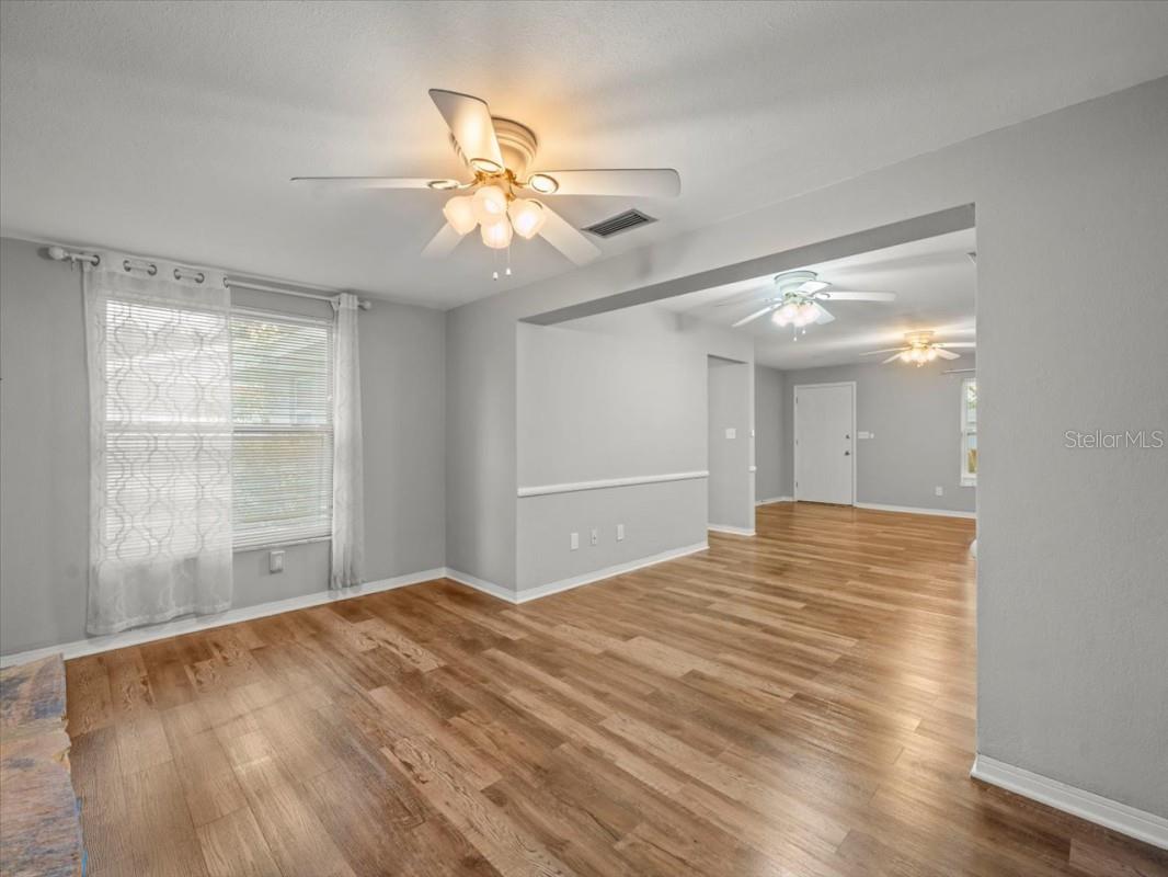 Image 17 of 36 For 1484 Southridge Drive