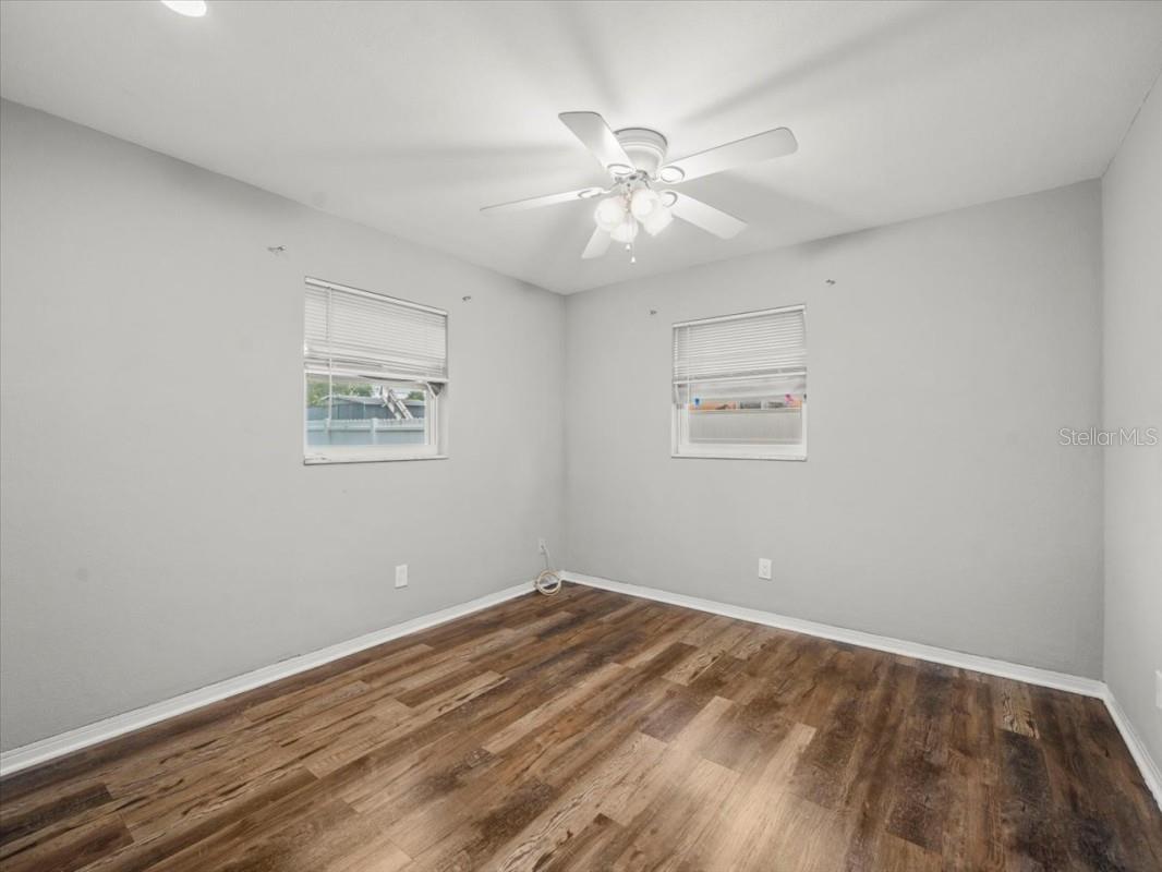 Image 18 of 36 For 1484 Southridge Drive