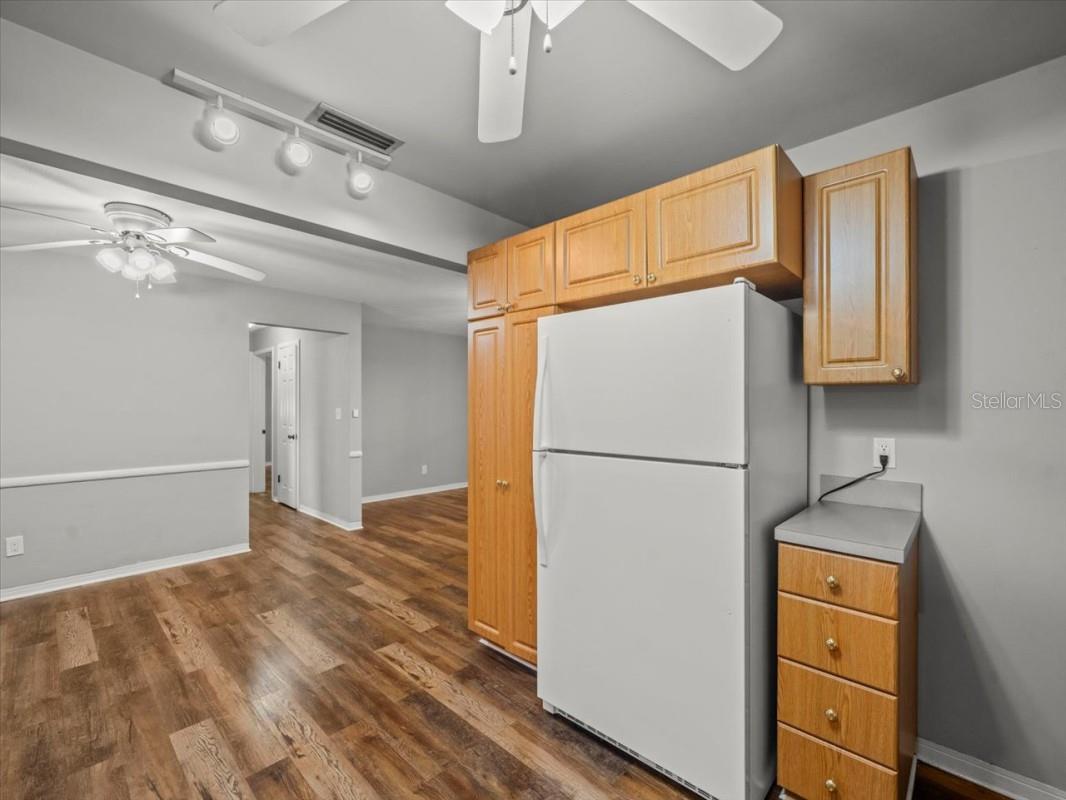 Image 21 of 36 For 1484 Southridge Drive