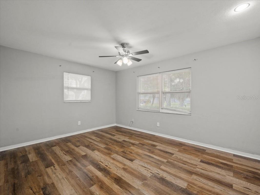 Image 22 of 36 For 1484 Southridge Drive