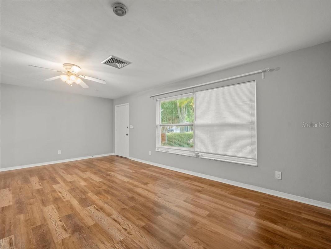 Image 29 of 36 For 1484 Southridge Drive
