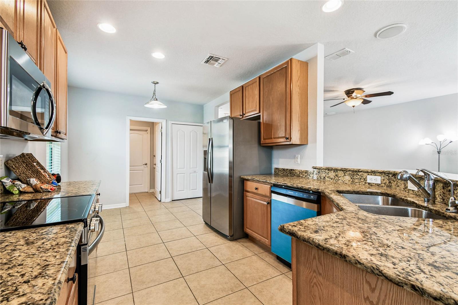 Image 18 of 68 For 2230 10th Avenue E