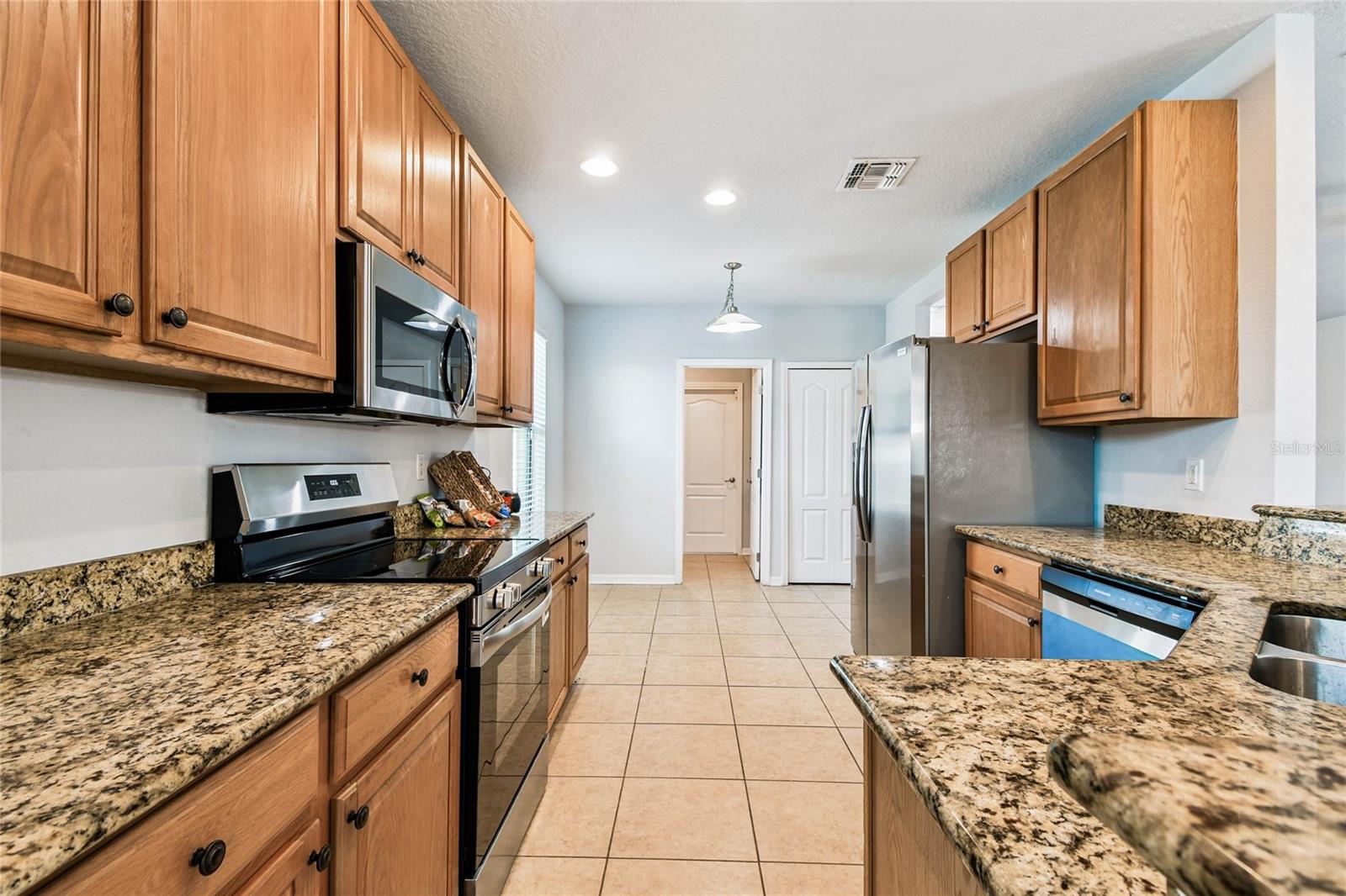 Image 19 of 68 For 2230 10th Avenue E