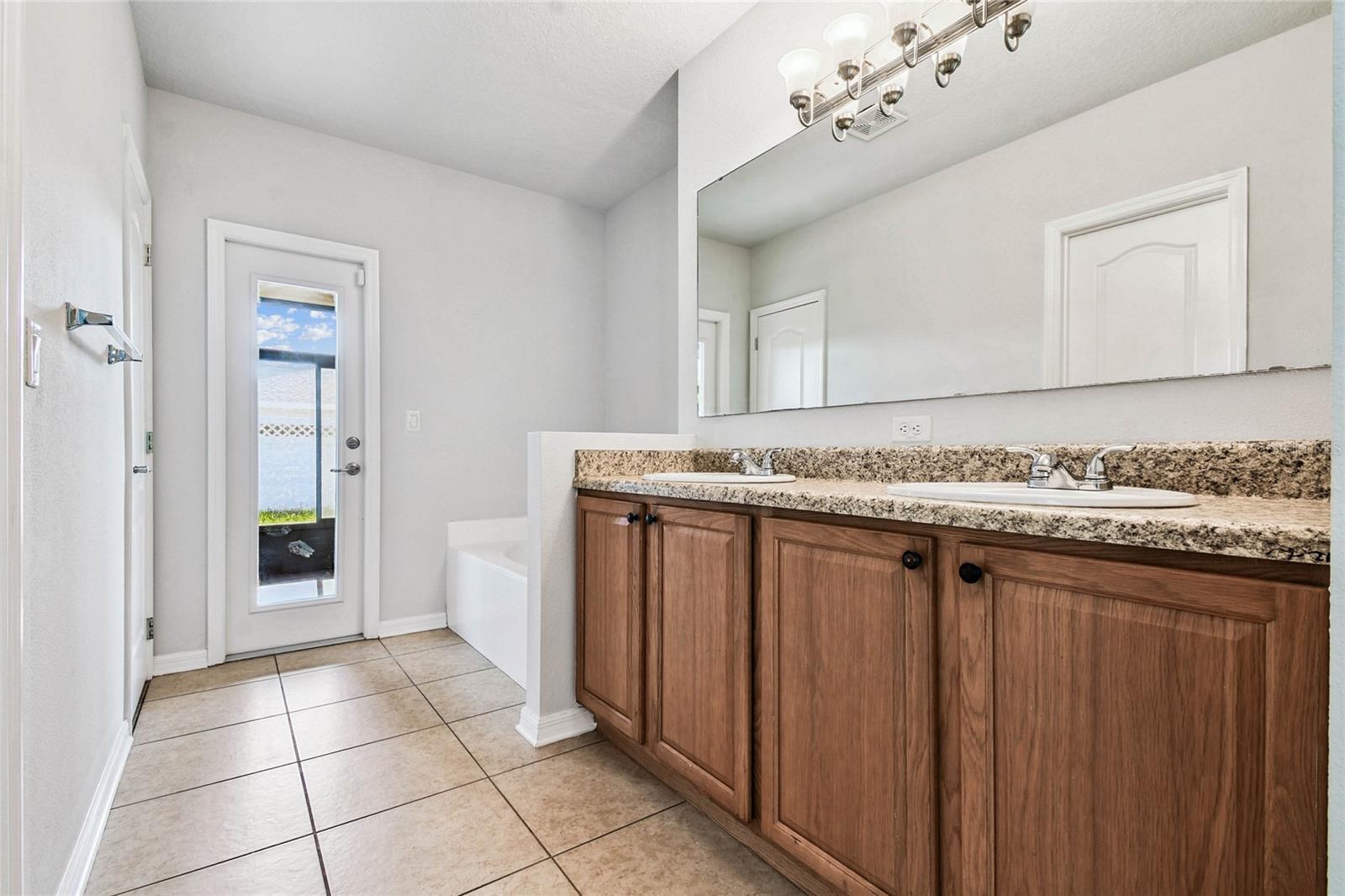 Image 41 of 68 For 2230 10th Avenue E