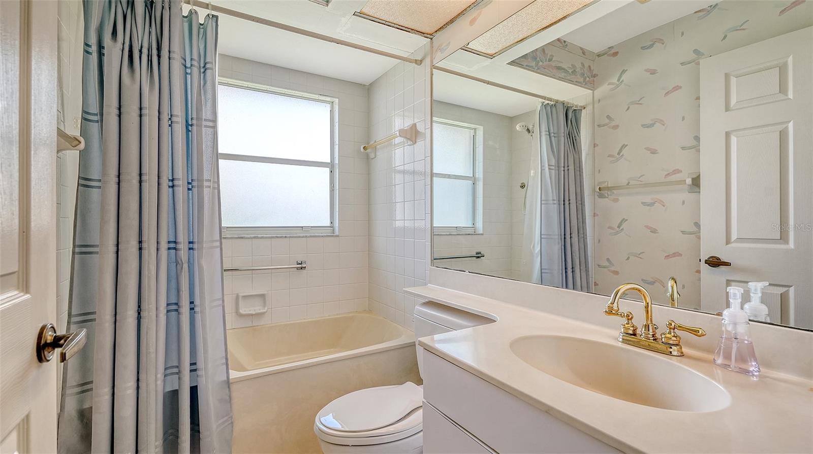 Image 24 of 82 For 5829 Fairwoods Circle