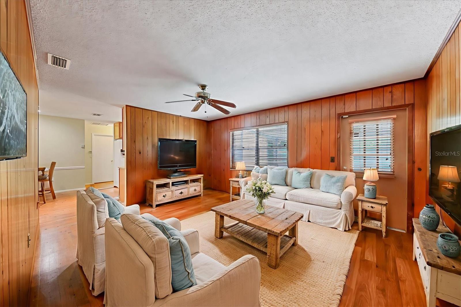 Image 13 of 34 For 2107 42nd Street W