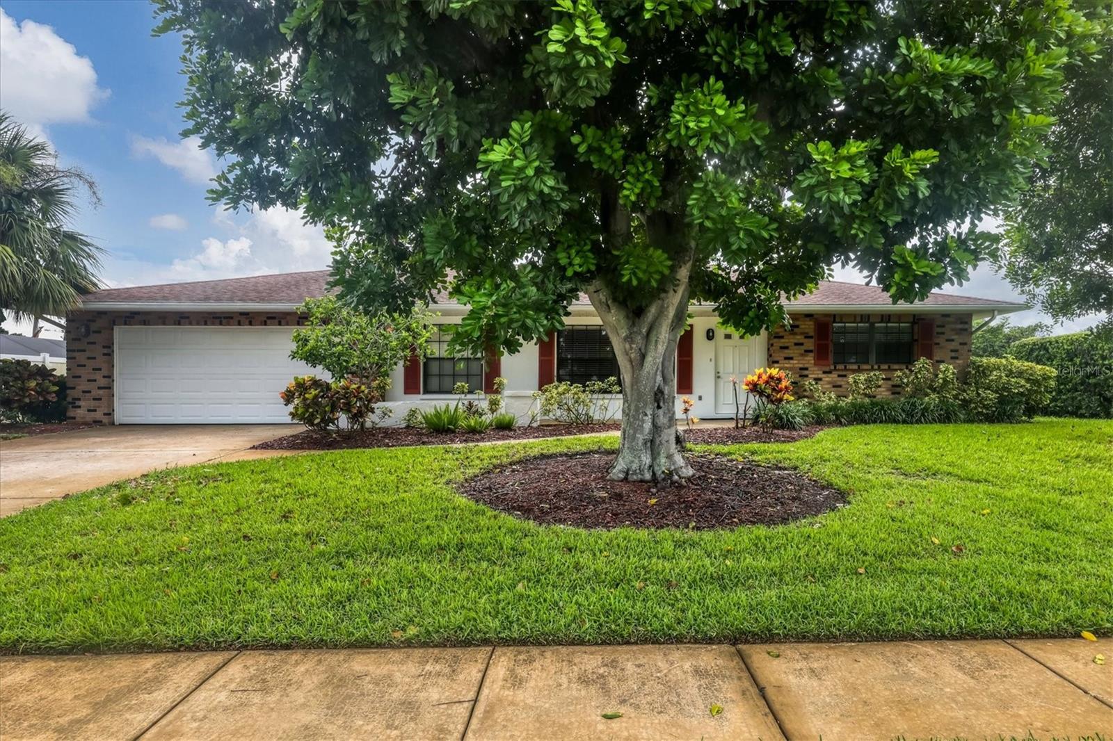 Image 2 of 34 For 2107 42nd Street W