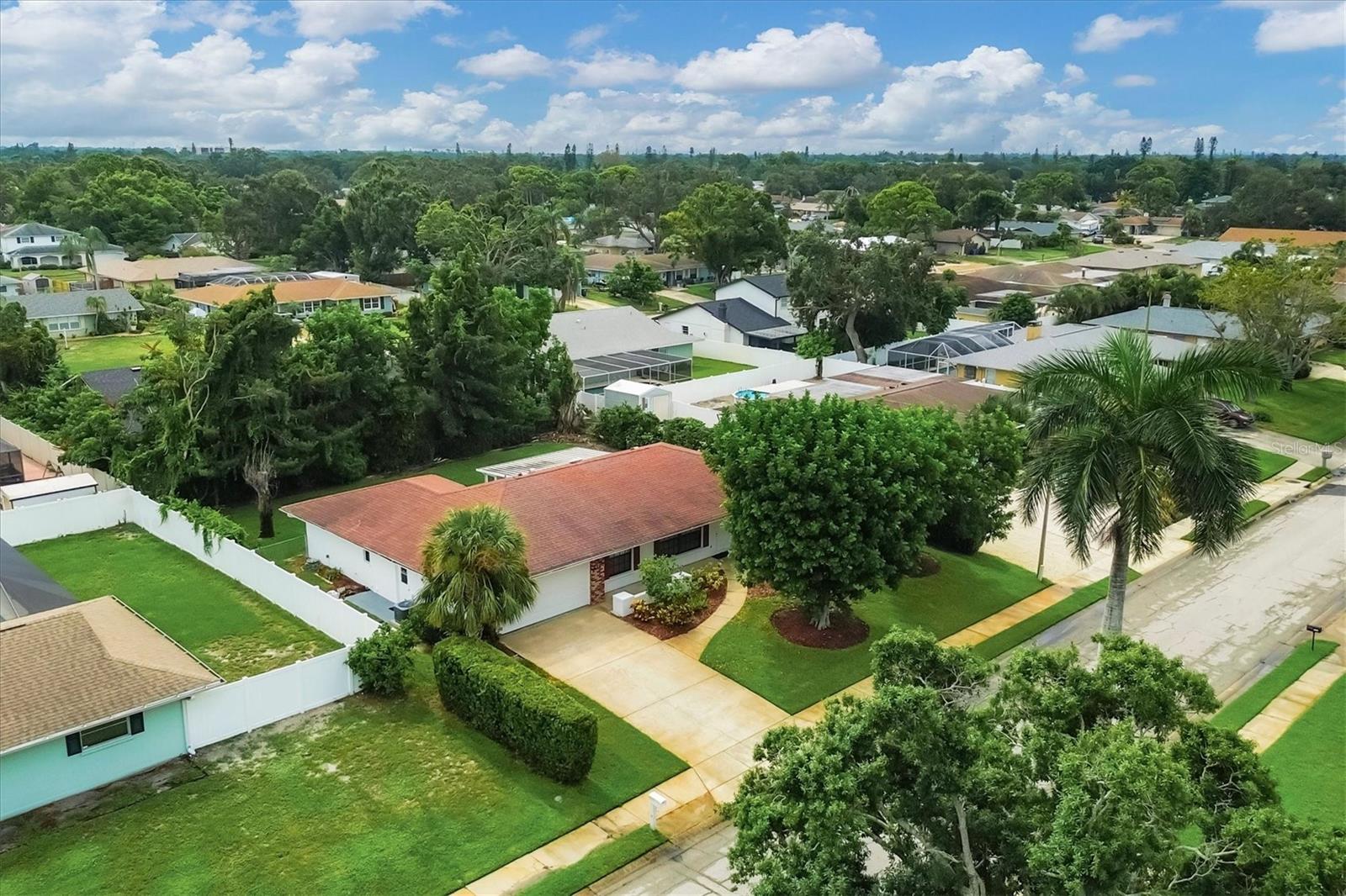 Image 4 of 34 For 2107 42nd Street W