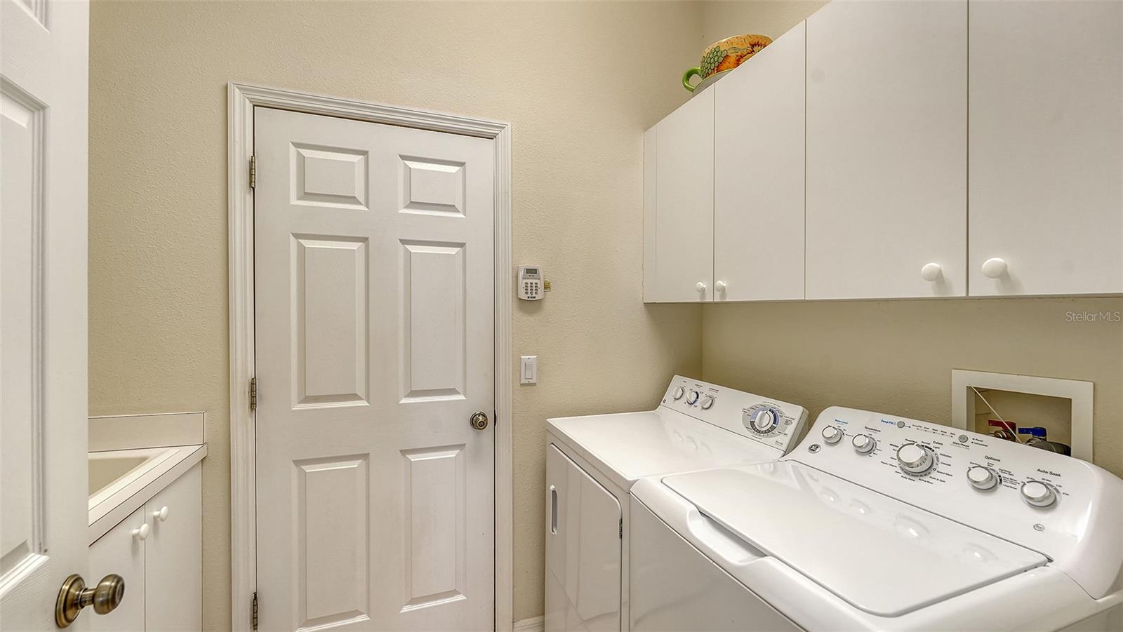 Image 16 of 89 For 6909 Lennox Place